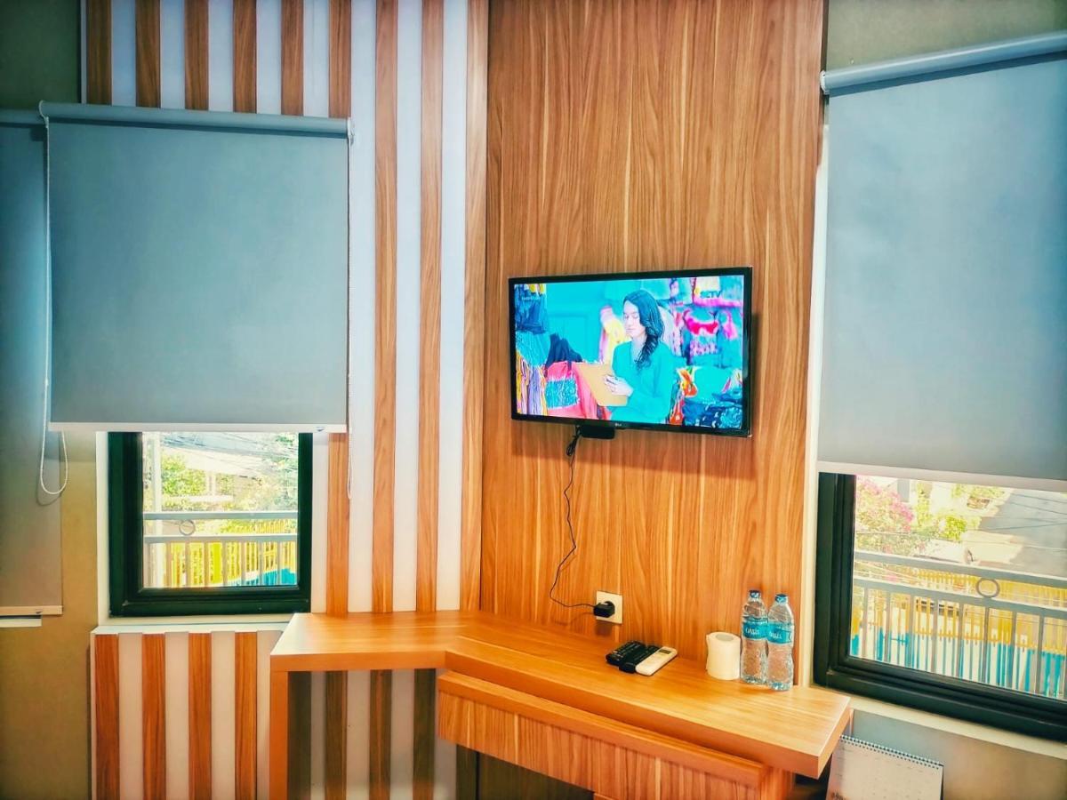 Cozy Residence Tomang Jakarta Exterior photo