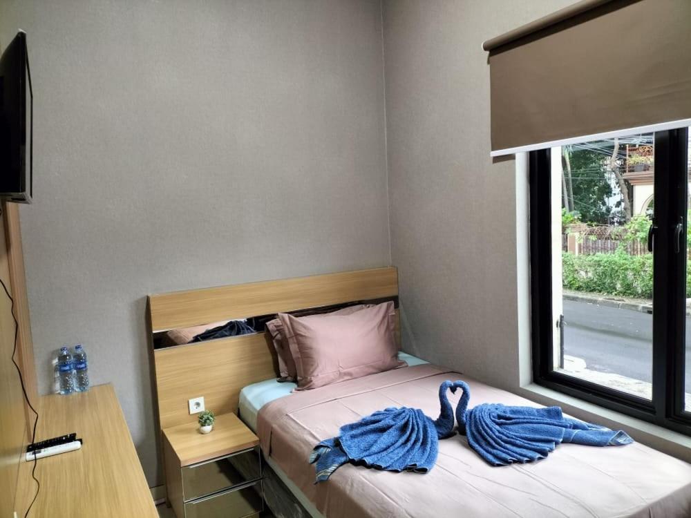 Cozy Residence Tomang Jakarta Exterior photo